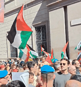 דגלי פלסטין במצעד במילאנו