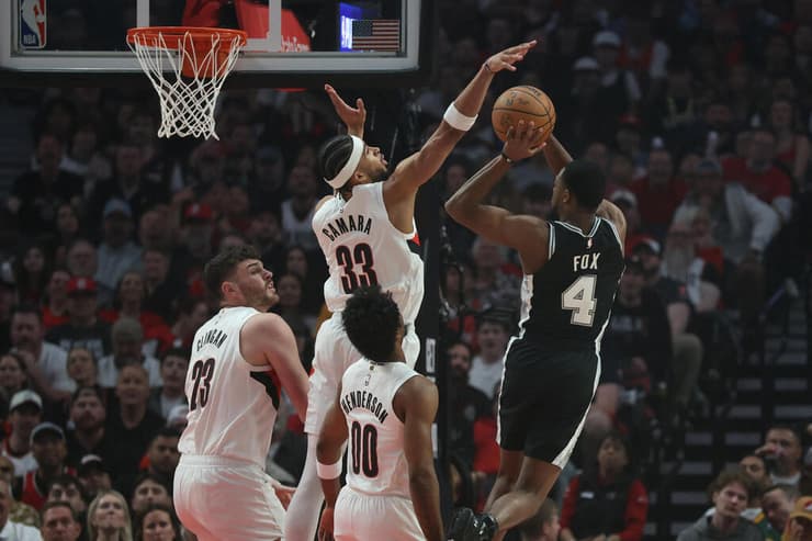 ווילאימס מטביע את סן אנטוניו