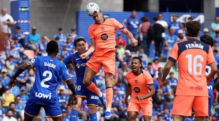 רוברט לבנדובסקי נוגח