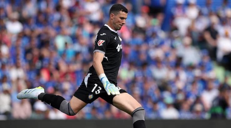 דוד סוריה, ניצל מאיום למסגרת