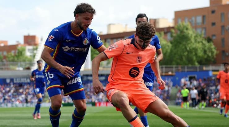 פרמין לופס נלחם בסבסטיאן בוסלי