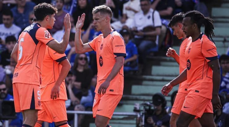 שחקני ברצלונה מאושרים