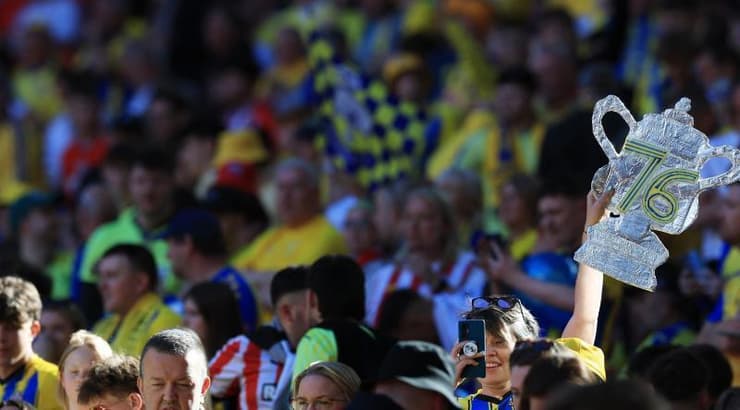 אוהדי סאות'המפטון כובשים את וומבלי