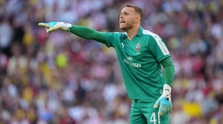 דניאל פרץ מחלק הוראות