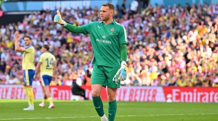 דניאל פרץ. ההתקפה של סיטי לוחצת עליו