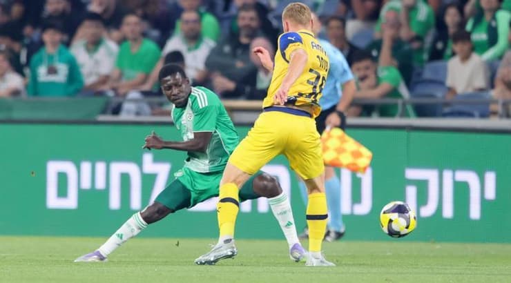 עלי מוחמד ועידו שחר במאבק