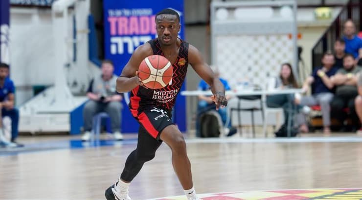 ג'ארד הארפר בפעולה