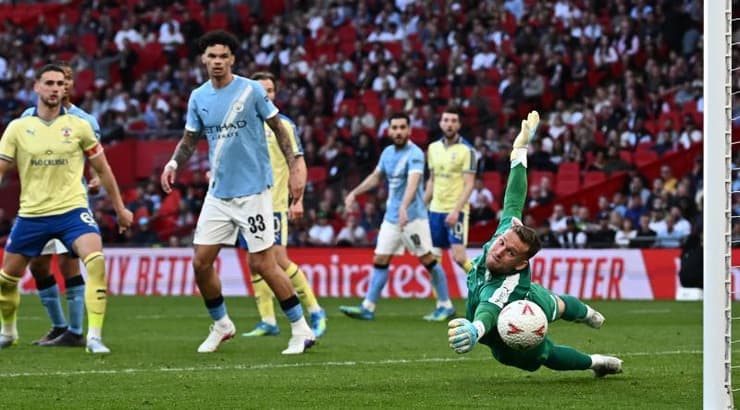 דניאל פרץ נכנע לכדור של ג'רמי דוקו