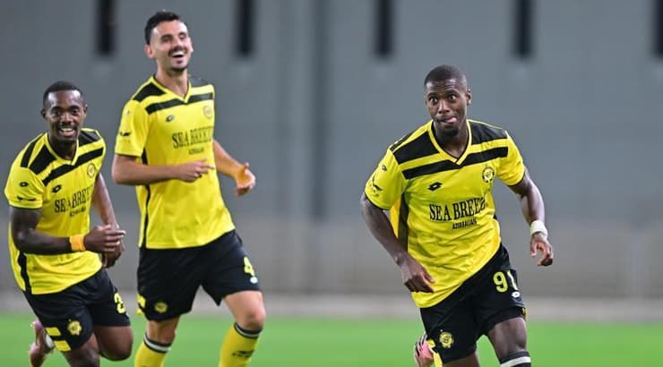 הריברטו טבראש חוגג