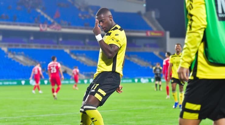 הריברטו טבראש חוגג