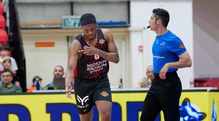 קשיוס ווינסטון בטירוף