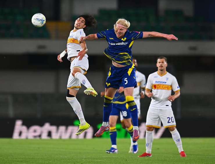 גאנדלמן עולה לכדור גובה