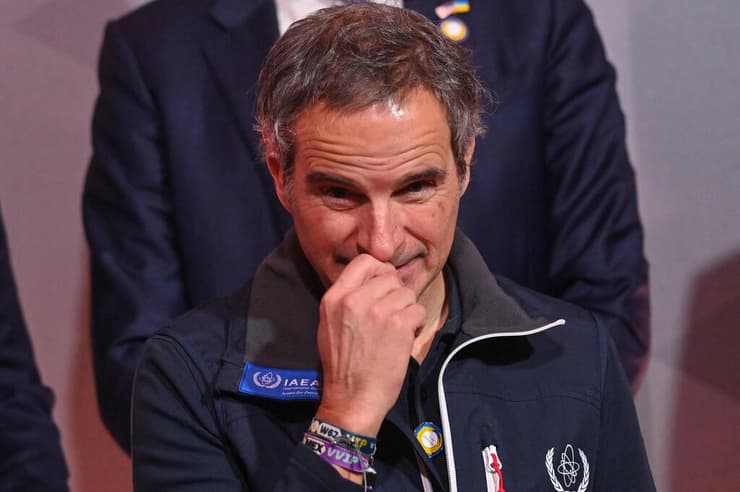 ראש סבא"א רפאל גרוסי טקס ל קורבנות צ'רנוביל קייב אוקראינה