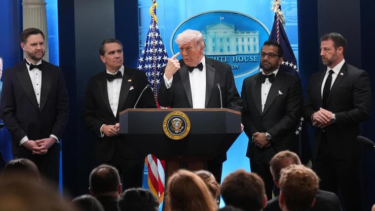 טראמפ במסיבת עיתונאים לאחר הירי בבית הלבן