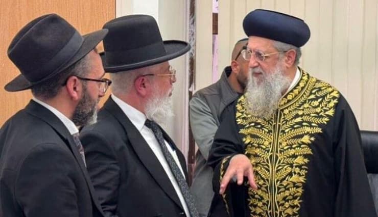 הרב דוד יוסף עם הרב זבדיה כהן