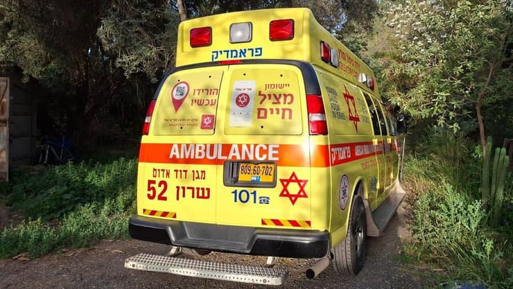  אמבולנס מד"א בזירה 