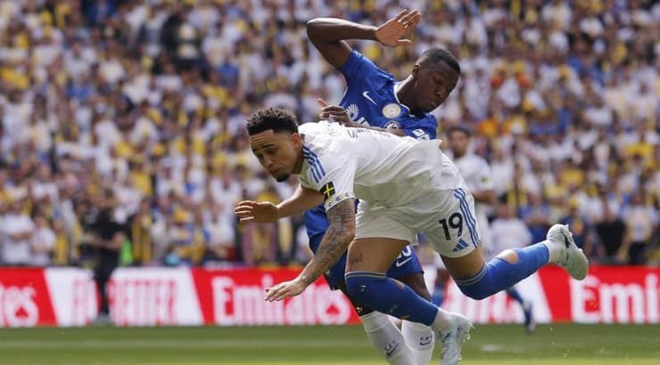 מויסס קאייסדו מול נואה אוקאפור