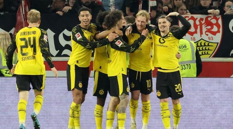 שחקני דורטמונד חוגגים