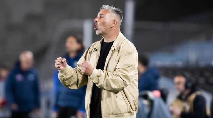 ליאור זדה. בכורה על הקווים