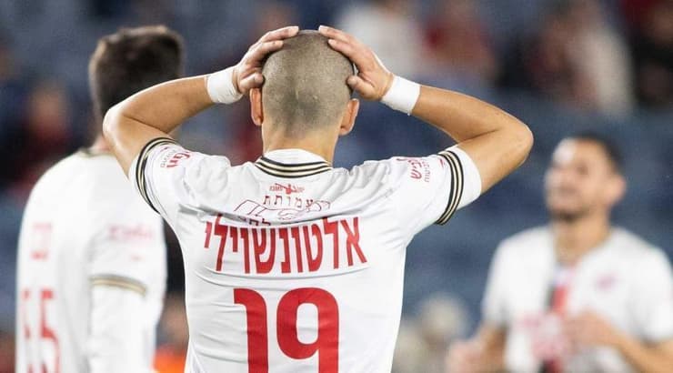 סנדרו אלטונשווילי תופס את הראש