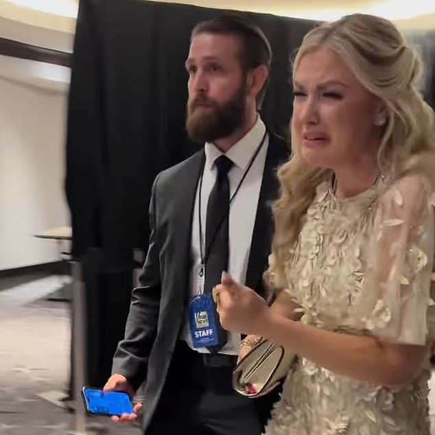  ארה"ב ירי מסיבת עיתונאים כתבי הבית הלבן פינוי אריקה קירק