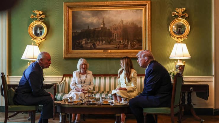 המלך צ'רלס בביקור בבית הלבן