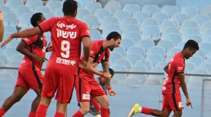 שחקני הפועל רמת גן מאושרים