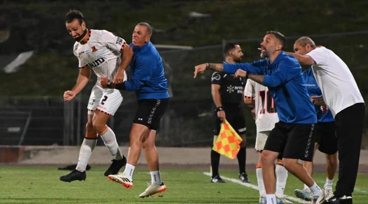 תמיר ברמן בטירוף עם הצוות