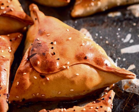 מאפים ריחניים וייחודיים. המאפייה הבוכרית