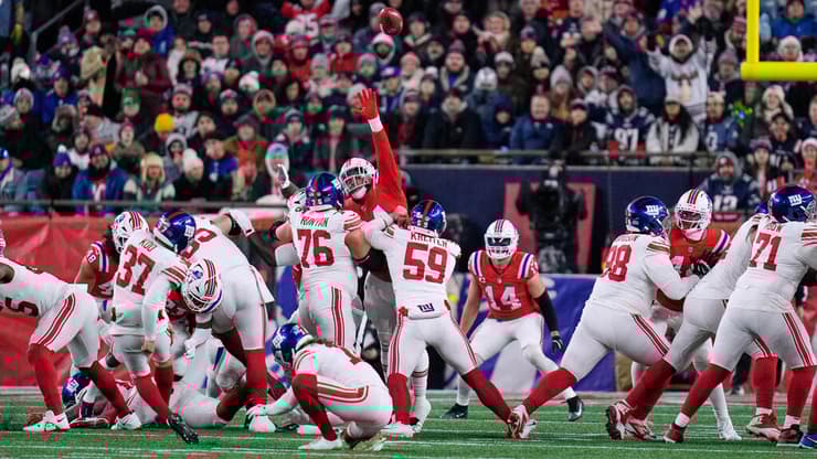 יונגהו קו בועט מול ניו אינגלנד