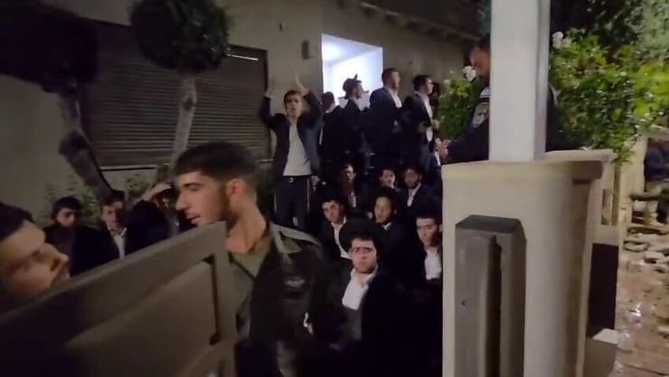  מפגינים מהפלג הירושלמי באקשלון