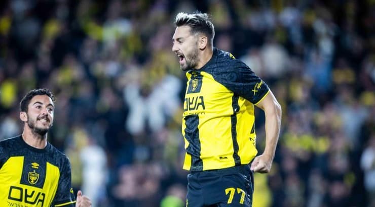 עומר אצילי חוגג