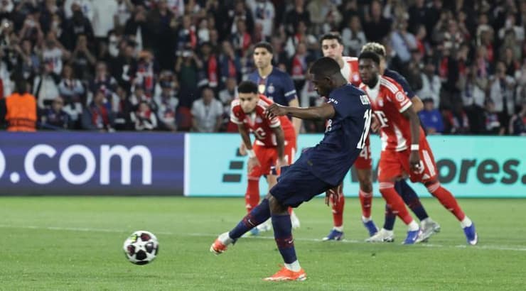 אוסמן דמבלה בועט פנדל