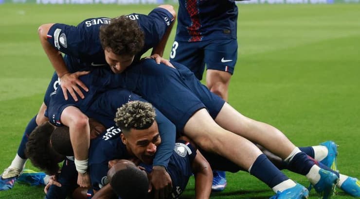 שחקני פ.ס.ז/ לא יודעים את נפשם