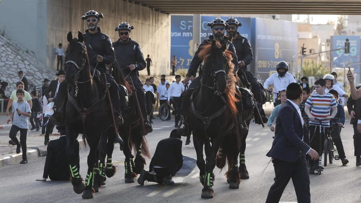 הפגנת חרדים בכביש 4
