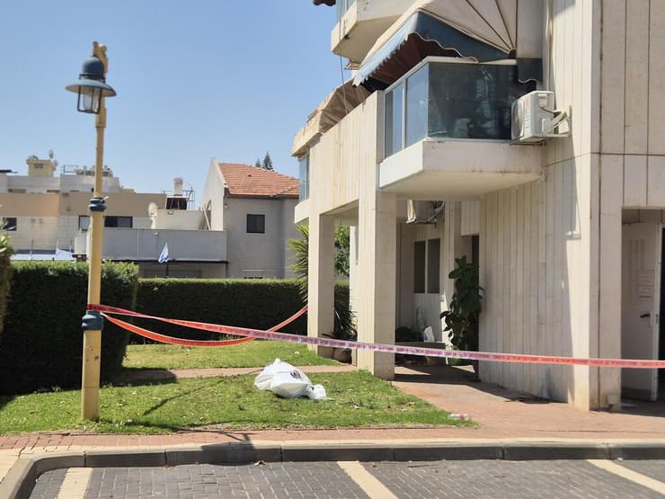 זירת ההתאבדות (צילום: יריב כץ) זירת ההתאבדות