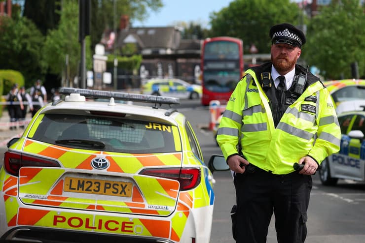 זירת דקירה פיגוע לונדון בריטניה נגד הקהילה היהודית יהודים בשכונת גולדרס גרין