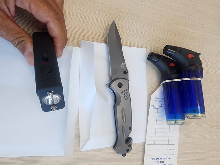 אמצעי הלחימה שנמצאו אצל התלמיד