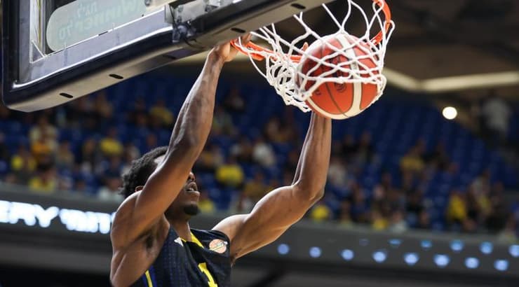 ג'יילן הורד על הטבעת