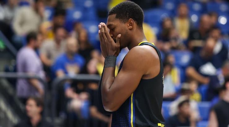 לוני ווקר ברגע של תפילה