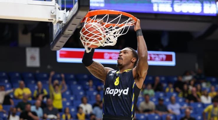 לוני ווקר מתעופף