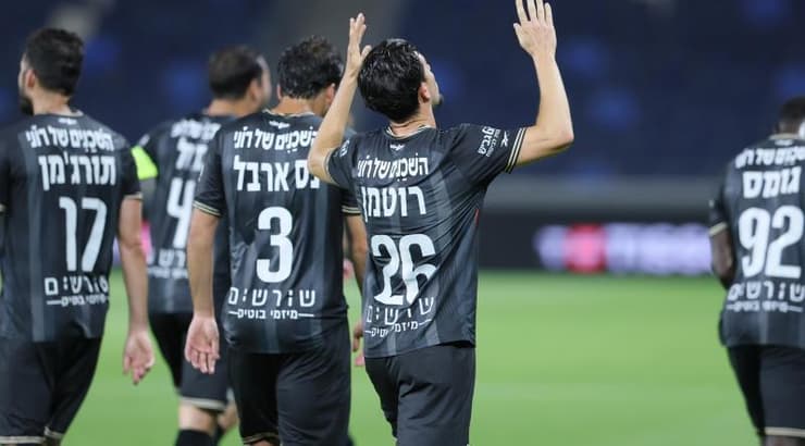 לירן רוטמן חוגג