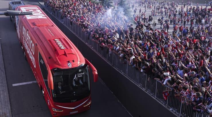 טירוף מוחלט מחוץ ל-וונדה מטרופוליטנו