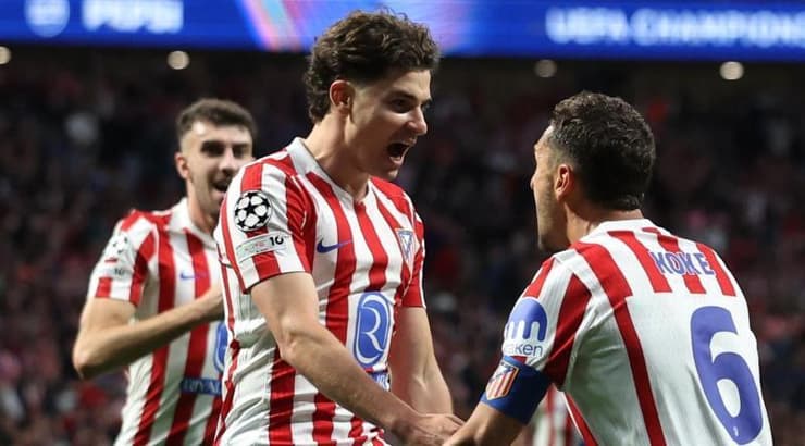 חוליאן אלברס חוגג