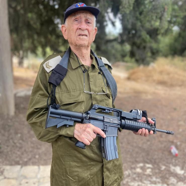 עזרא יכין במילואים