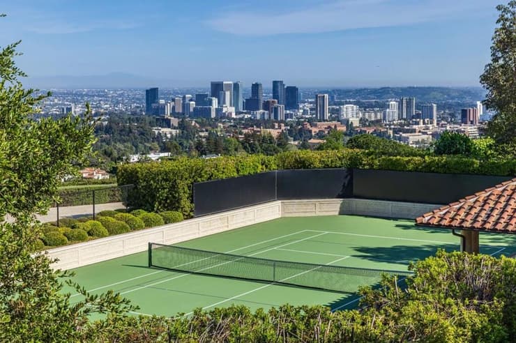 האחוזה של משפחת המלוכה הקטארית אל ת'אני ב בל אייר ב לוס אנג'לס