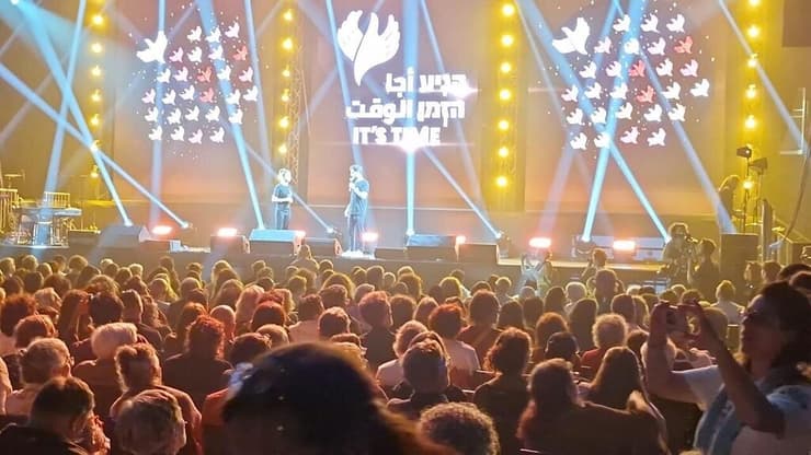 שר החוץ הצרפתי ז'אן נואל הכריז כי צרפת תארח ועידת שלום בינלאומית