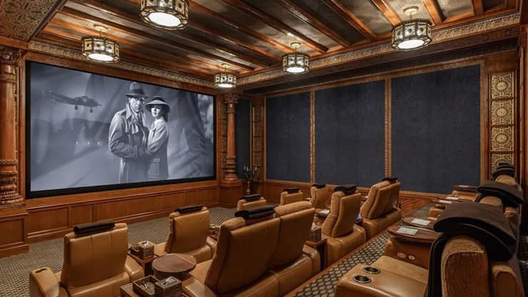 האחוזה של משפחת המלוכה הקטארית אל ת'אני ב בל אייר ב לוס אנג'לס