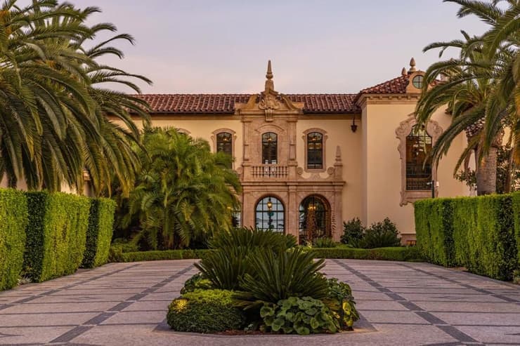 האחוזה של משפחת המלוכה הקטארית אל ת'אני ב בל אייר ב לוס אנג'לס