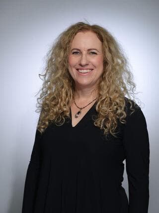 פרופסור אדר בן אליהו